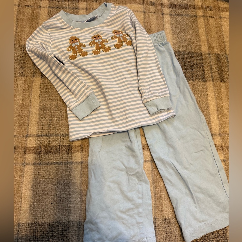 Gingerbread man pant set. Never worn.